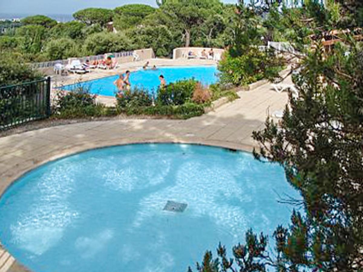 Maison Charmante A Cogolin Avec Vue Sur La Mer Et Piscine Exterior foto